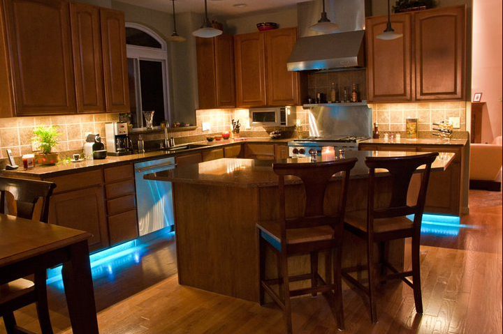 Under Cabinet Lighting Installation